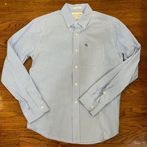 Abercrombie & Fitch men’s medium classic button down shirt blue white stripe